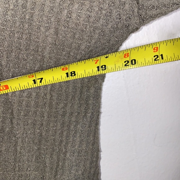 💫Olive green Long sleeved light knitted sweater! - Picture 6 of 7